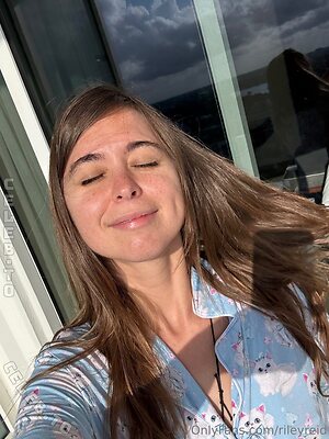 Riley Reid Nude Leaked Photo #128