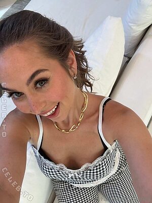 Riley Reid Nude Leaked Photo #188