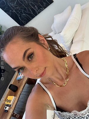 Riley Reid Nude Leaked Photo #189