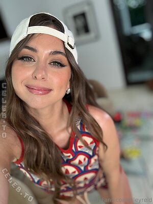 Riley Reid Nude Leaked Photo #987