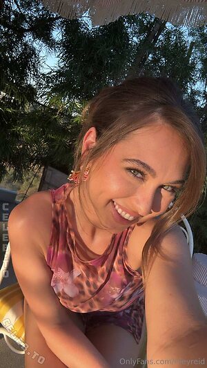 Riley Reid Nude Leaked Photo #988
