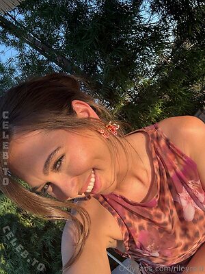 Riley Reid Nude Leaked Photo #990