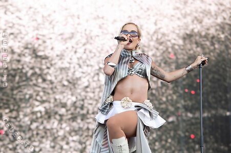 Rita Ora photo