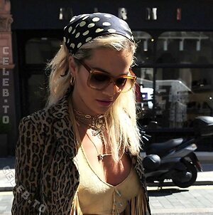 Rita Ora photo