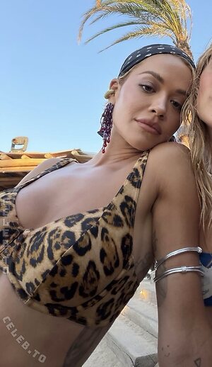 Rita Ora photo