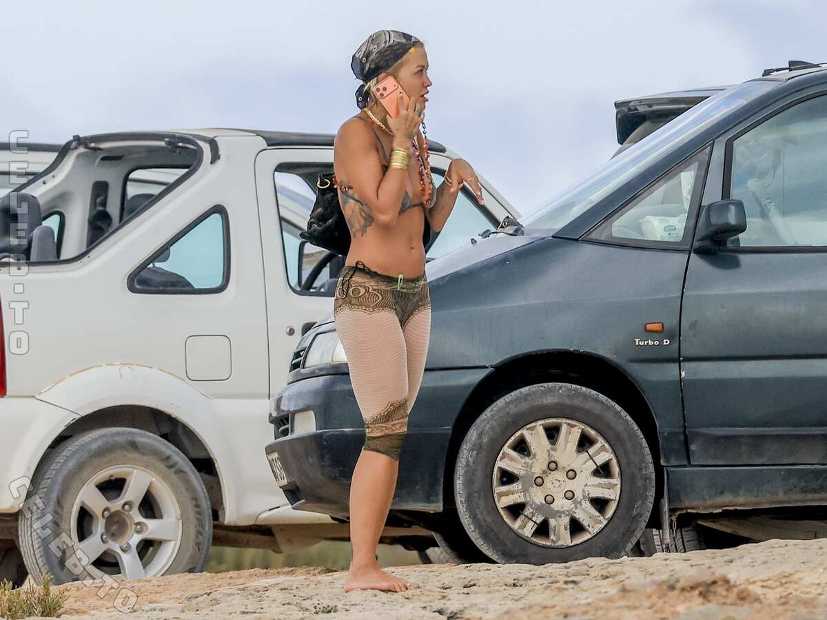 Rita Ora photo
