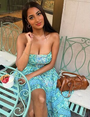 Riya B 🇧🇩 leaked photo #2