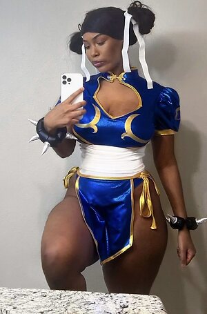Rmvnda Nude Leaked Photo #2