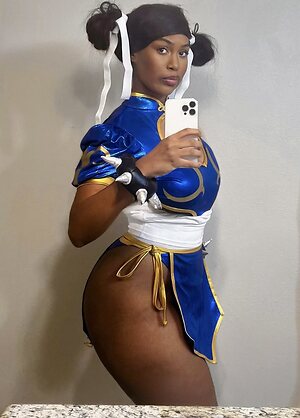 Rmvnda Nude Leaked Photo #3