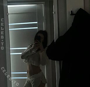 RoadToYourDream Nude Leaked Photo #3
