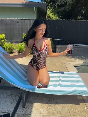 Robyn Monahan leaked photo #12