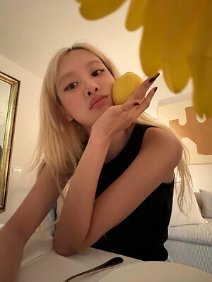 Rosé leaked photo #57