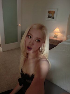 Rosé leaked photo #110