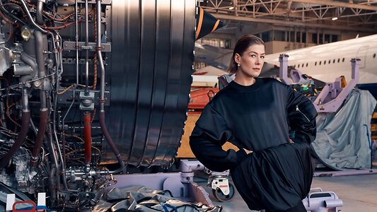 Rosamund Pike leaked photo #4