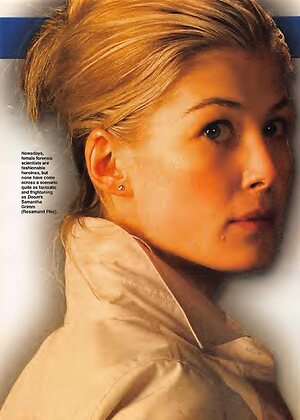 Rosamund Pike leaked photo #16