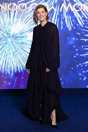 Rosamund Pike leaked photo #27