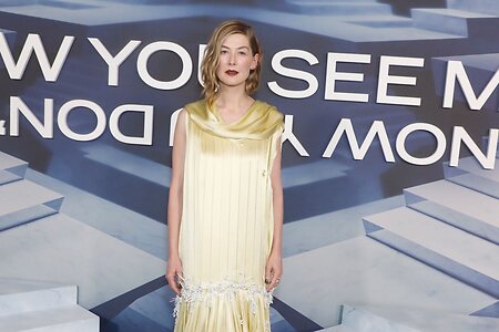 Rosamund Pike leaked photo #38