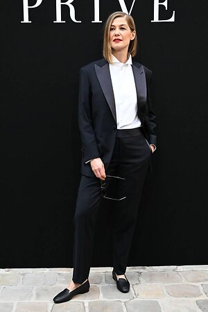 Rosamund Pike leaked photo #56