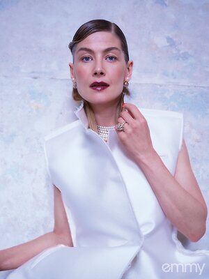 Rosamund Pike leaked photo #68