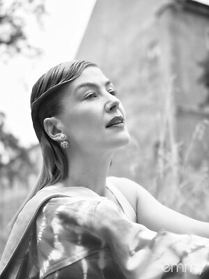 Rosamund Pike leaked photo #69
