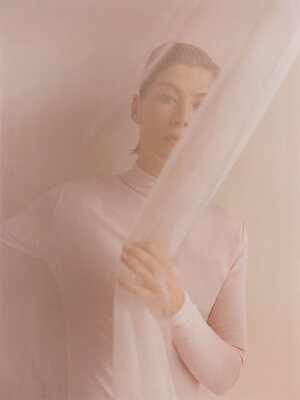 Rosamund Pike Nude Leaked Photo #104