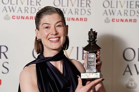Rosamund Pike leaked photo #169