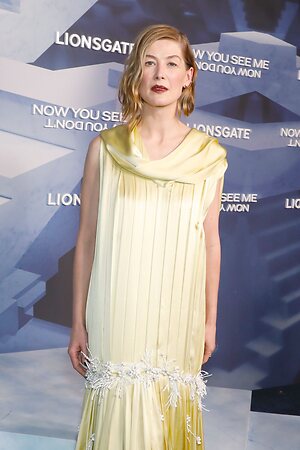 Rosamund Pike leaked photo #189