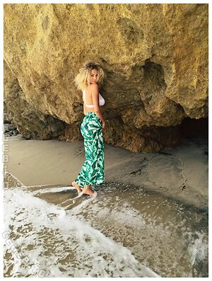 Rose Bertram Nude Leaked Photo #11