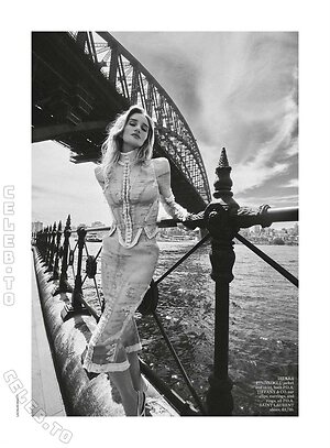 Rosie Huntington-Whiteley Nude Leaked Photo #22