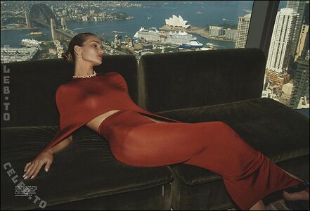 Rosie Huntington-Whiteley Nude Leaked Photo #27