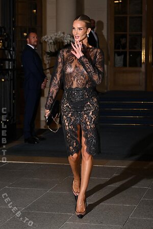 Rosie Huntington-Whiteley leaked photo #66