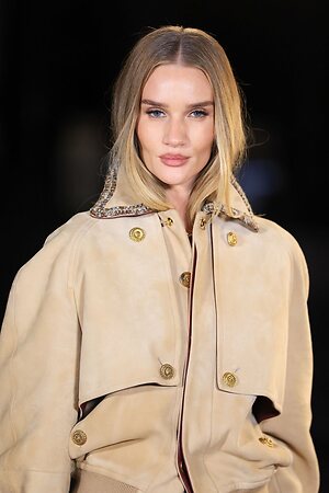 Rosie Huntington-Whiteley leaked photo #171