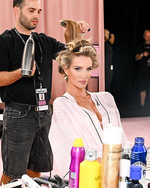 Rosie Huntington-Whiteley leaked photo #189