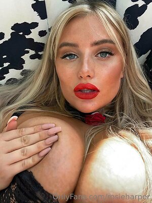 RosieMayHarper leaked photo #51