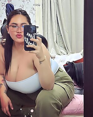 Rosiepicache Nude Leaked Photo #44