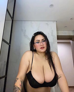 Rosiepicache Nude Leaked Photo #62