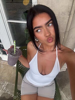 Roxanarosuu photo
