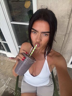 Roxanarosuu photo