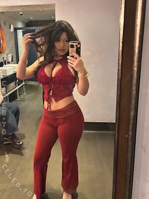 Roxy Mya / rxy.bb Nude Leaked Photo #4