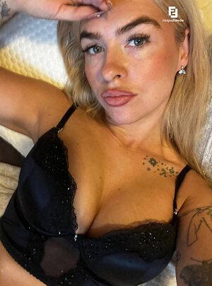 Roxy van der Leede Nude Leaked Photo #8