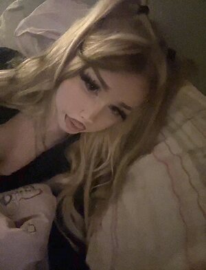 rumi ۶ leaked photo #3