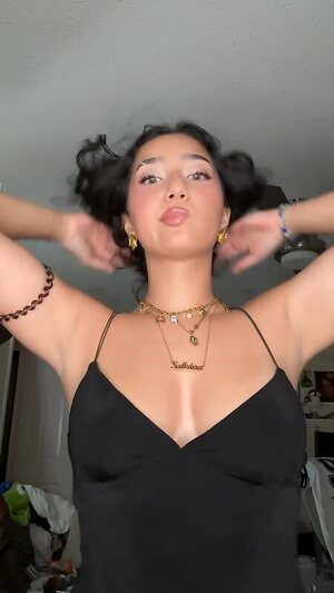 Sabrina Pezeshkian leaked photo #16