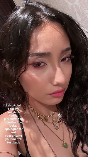 Sabrina Pezeshkian leaked photo #32