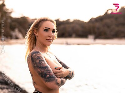Sabrina Reiter leaked photo #116