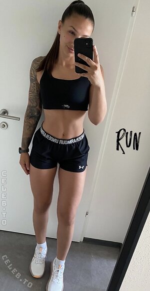 Sabrina Zarazik leaked photo #4