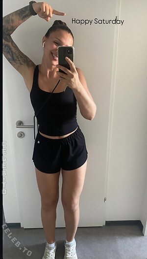 Sabrina Zarazik leaked photo #5