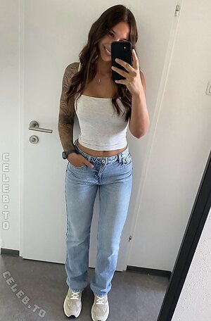 Sabrina Zarazik leaked photo #12