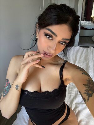 Saira Rose Nude Leaked Photo #10