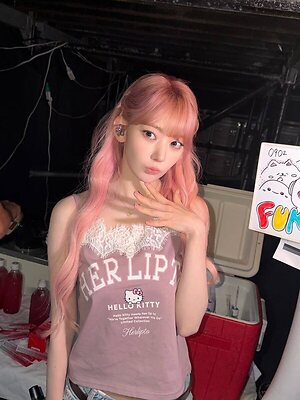 Sakura Miyawaki leaked photo #4