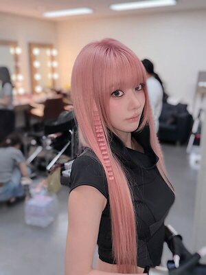 Sakura Miyawaki leaked photo #18